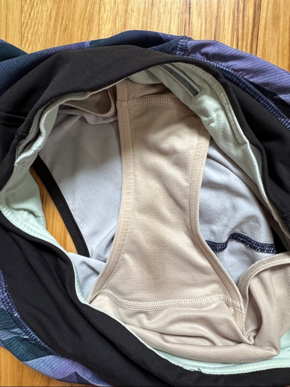 Lululemon Run Times Short 4" Pretty Prism Multi Black Size 4 - Picture 4 of 4
